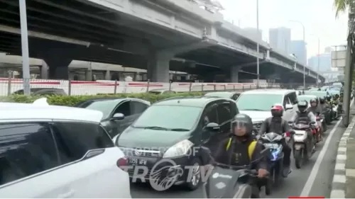 Kemacetan di Jalan TB Simatupang Jakarta Selatan. Metro TV