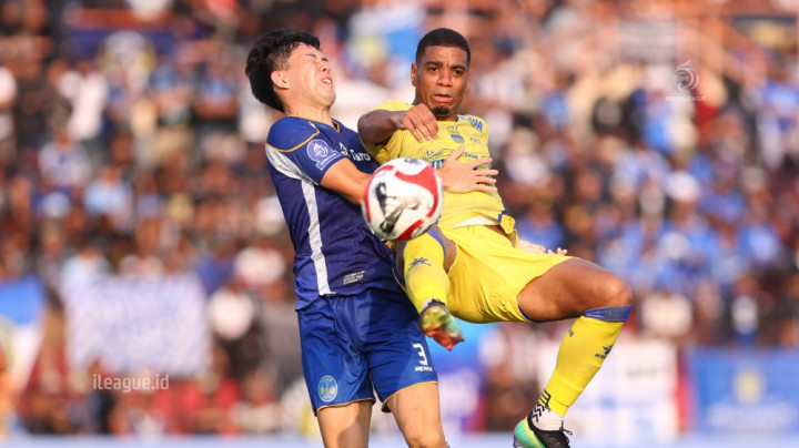 Pelatih Persib Buka Suara Setelah Pemainnya 2 Kali Gagal Penalti