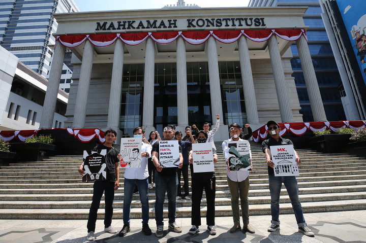 ​Aksi Teatrikal Jurnalis sebelum Sidang Perdana Uji Materi UU Perlindungan Pers