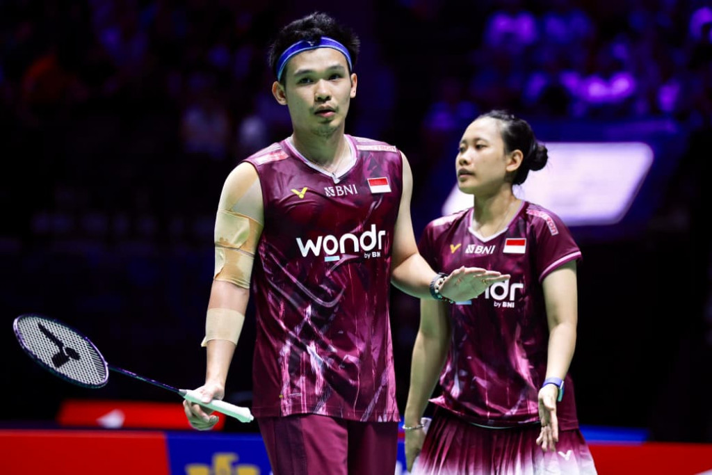 Reaksi Rinov Rivaldy/Pitha Haningtyas Mentari usai kalah pada babak kedua Kejuaraan Dunia Bulu Tangkis 2025 (dok. PBSI)