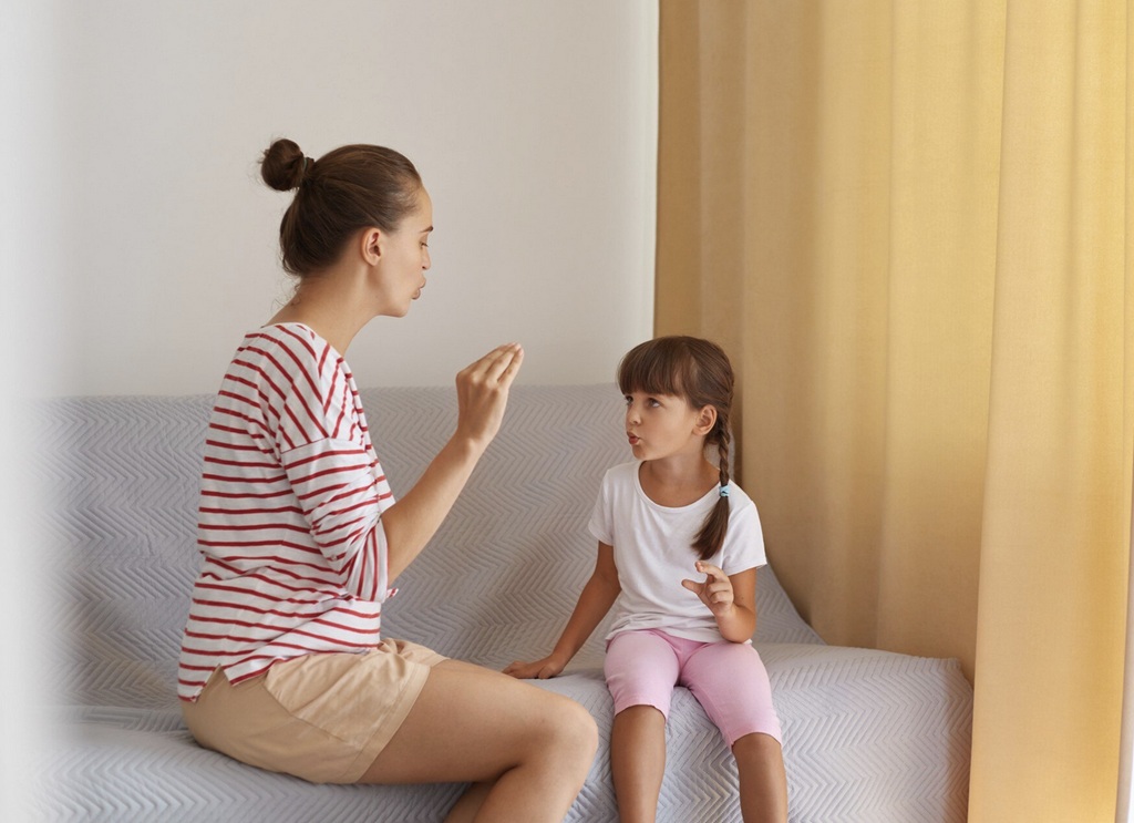 Selain faktor gender, temperamen juga memengaruhi keengganan anak untuk berbagi. Ilustrasi Freepik