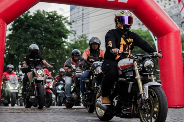 Ratusan Bikers Riding Bareng Jelajahi Ikon Kota Banjarmasin