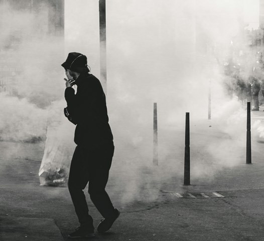 Kenapa Gas Air Mata Bikin Pedih?