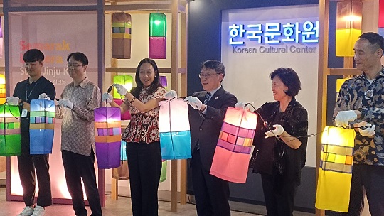 Pameran Sutra Jinju, Pintu Eksplorasi Batik Indonesia