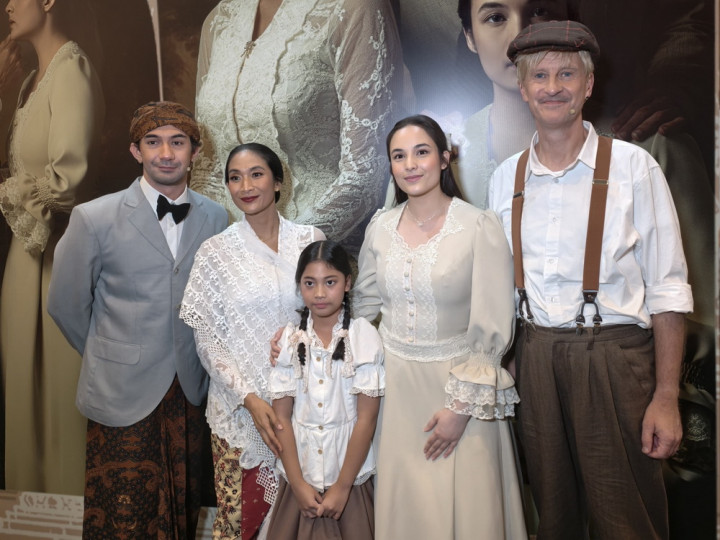 Sinopsis Teater Bunga Penutup Abad, Nostalgia Bumi Manusia dengan Sentuhan Baru