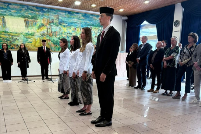 Suasana pengambilan sumpah sebagai WNI yang dilakukan Mauro Nils Zijlstra, Isabel Corian Kopp, Pauline Jeannette van de Pol, dan Isabelle Nottet. (Foto: Dok. PSSI)