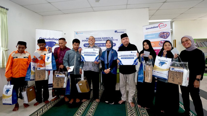 Bantuan Rp400 Juta Disalurkan untuk Santri Hafiz Tunanetra hingga Anak-Anak Prasejahtera