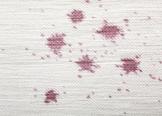 5 Langkah Menghilangkan Noda Darah yang Mengering pada Pakaian