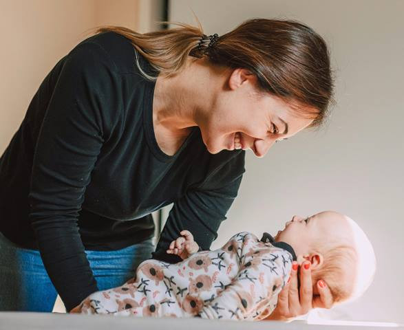 7 Tanda Bayi Mencintai Ibunya