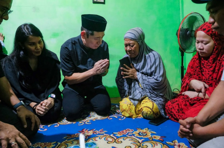 CEO Grab Anthony Tan Kunjungi Rumah Duka Mitra Driver di Makassar, Beri Dukungan Keberlanjutan