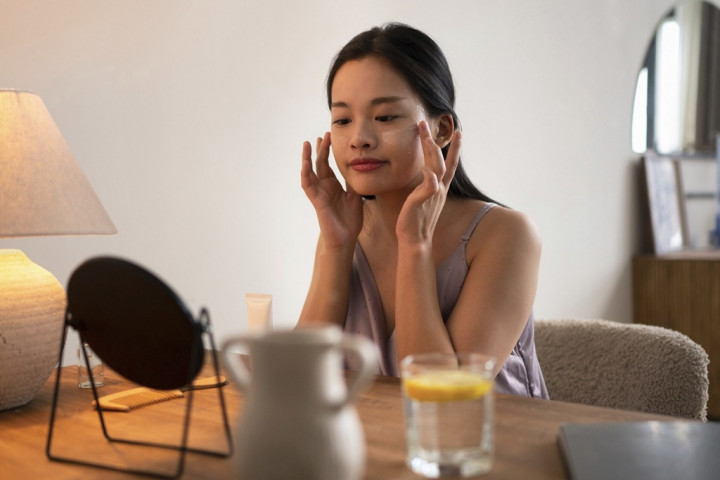 5 Urutan Skincare Pagi yang Benar agar Kulit Sehat dan Glowing