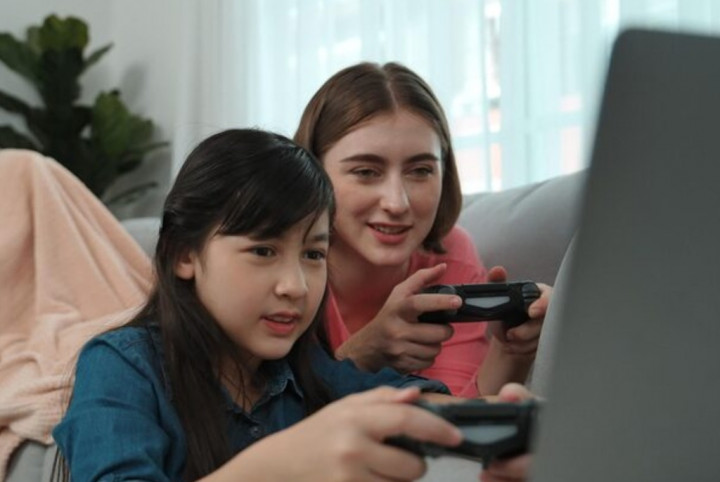 6 Tips Cerdas untuk Cegah Anak Terjerat Bahaya Game Online