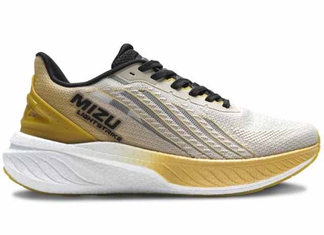 Berikut ini adalah beberapa rekomendasi sepatu lari dari brand lokal. (Foto: Dok. Shopee)