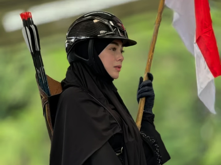 Celine Evangelista Diam-diam Sambangi Demonstran, Beri Makanan dan Bantuan Medis