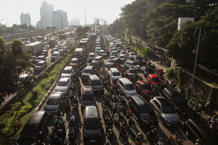 ​Pemberlakuan WFH Berakhir, Jalan TB Simatupang Kembali Padat