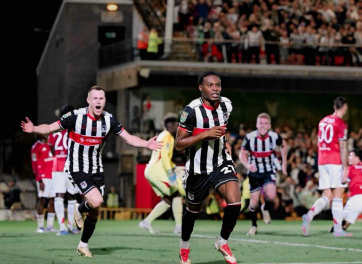 Grimsby Town Ketahuan Pasang Pemain Ilegal saat Kalahkan MU, Laga Diulang?