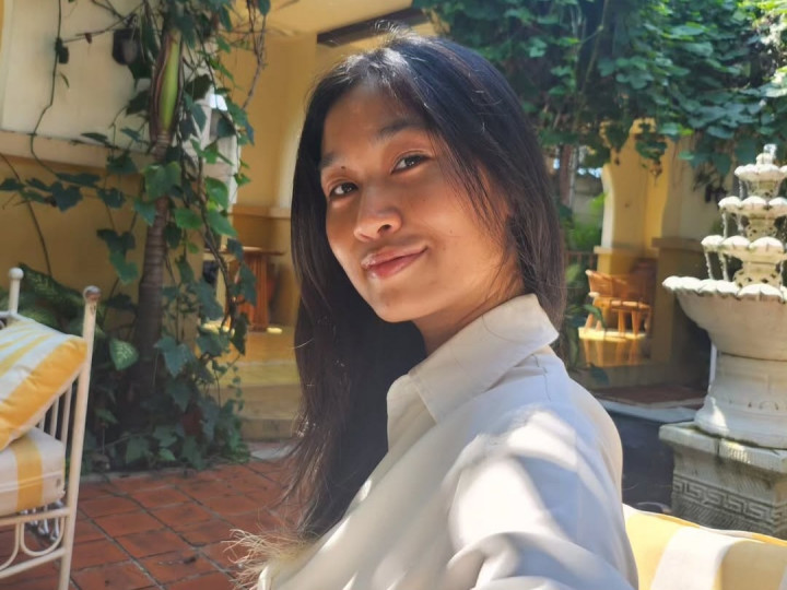 Profil Muthia Nadhira, Penyanyi Jazz Istri Ferry Irwandi