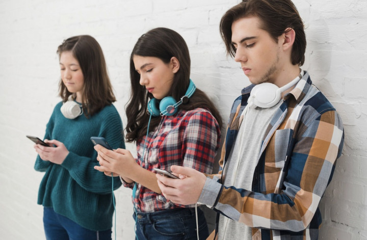 Tips Jaga Pikiran Tetap Tenang di Tengah Derasnya Informasi Demonstrasi