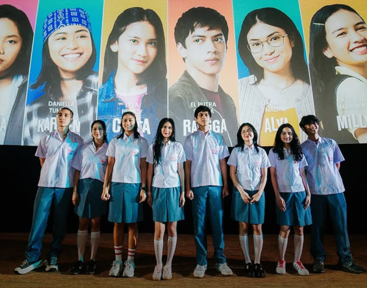 Nuansa Tahun 2000-an Kembali Hidup di Film Rangga dan Cinta