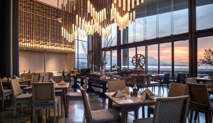 Harvest Harmony Table: Menyulam Rasa dan Kebersamaan di Swiss-Kitchen