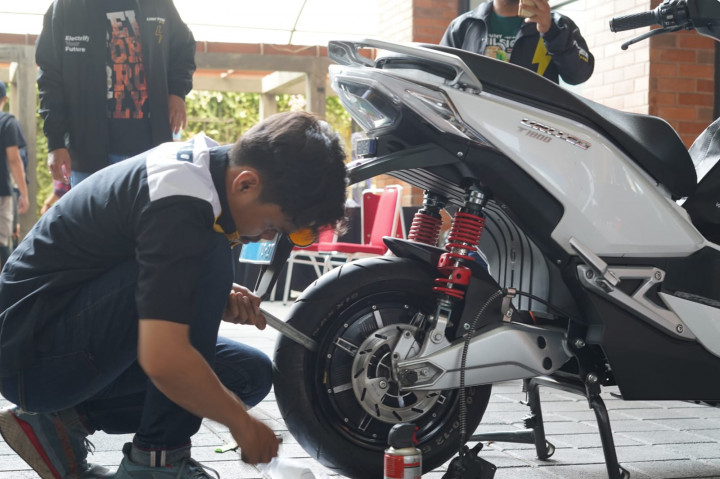 Bengkel United Terima Servis Sepeda Sampai Motor Listrik