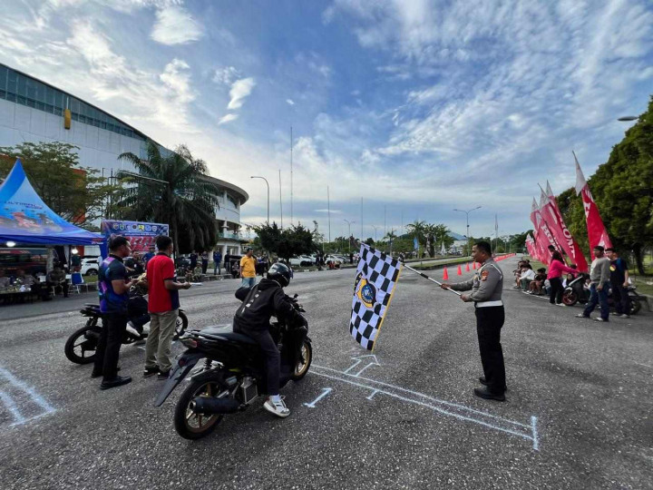 Tekan Balap Liar, Polda Riau Gelar Drag Bike Session III