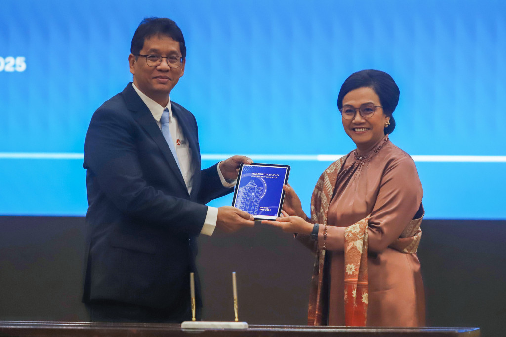 ​Sri Mulyani Resmi Serahkan Jabatan Menkeu ke Purbaya Yudhi Sadewa