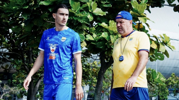 Cara Hodak Maksimalkan Opsi Penyerang Persib yang Kaya