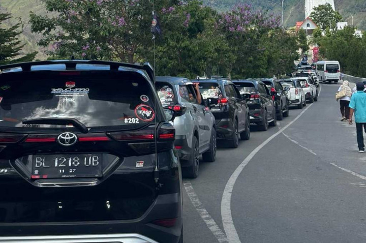 Terios Rush Club Indonesia (TeRuCI) Seseruan Pakai Mobil Hybrid di HUT-18