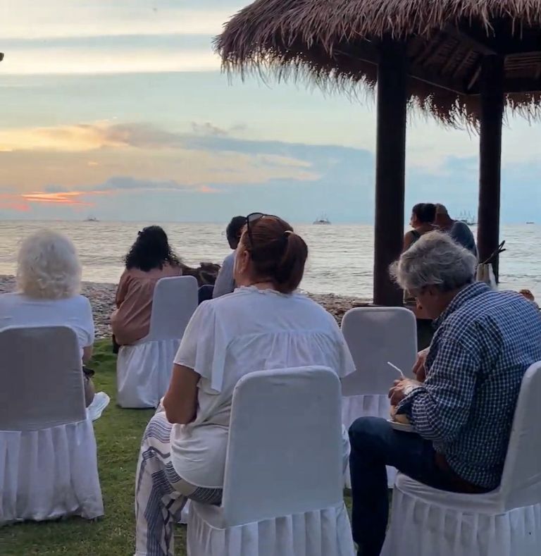 Menikmati sunset di Pantai Tanjung Lesung. Dok. KEK Tanjung Lesung