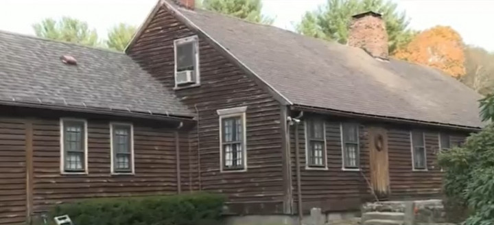 Rumah Ikonik yang Terinspirasi Film Conjuring Bakal Dijual, Tertarik?