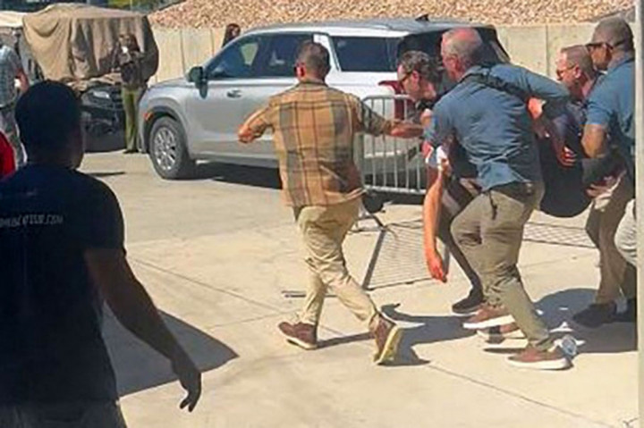 Charlie Kirk, Influencer Pro-Trump Ditembak Mati saat Pidato