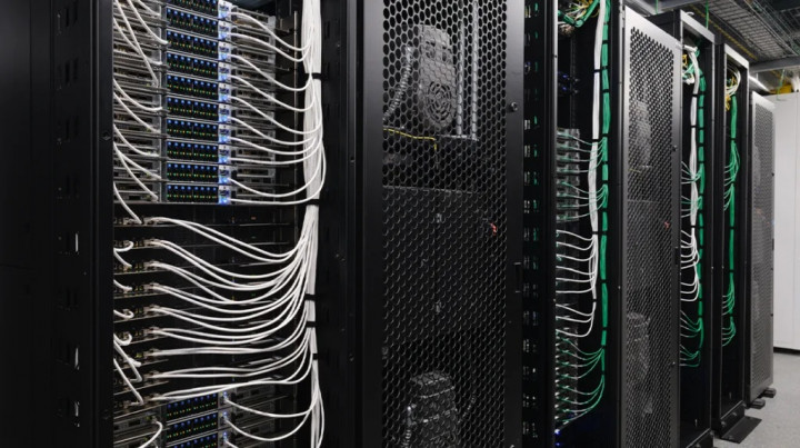 Pentingnya Jaringan North–South untuk Percepat Kinerja AI Enterprise