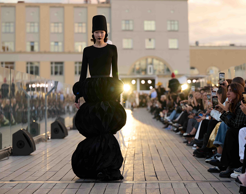 Koleksi Alexander Arutyunov di Moscow Fashion Week. (Foto: Dok. Istimewa)