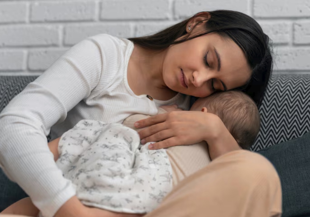 Beberapa bayi mengalami regresi tidur yang cukup berat selama periode ini. Ilustrasi Freepik