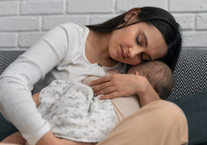 Beberapa bayi mengalami regresi tidur yang cukup berat selama periode ini. Ilustrasi Freepik