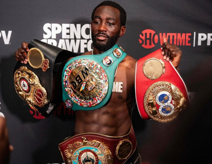 Tumbangkan Canelo Alvarez, Terence Crawford Cetak Rekor Ini