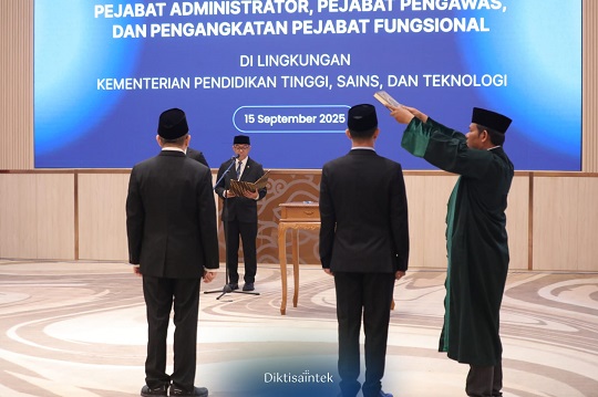 Lantik Pemimpin PTN dan Pejabat Kemendiktisaintek, Menteri Brian Minta Hadirkan Solusi Inovatif