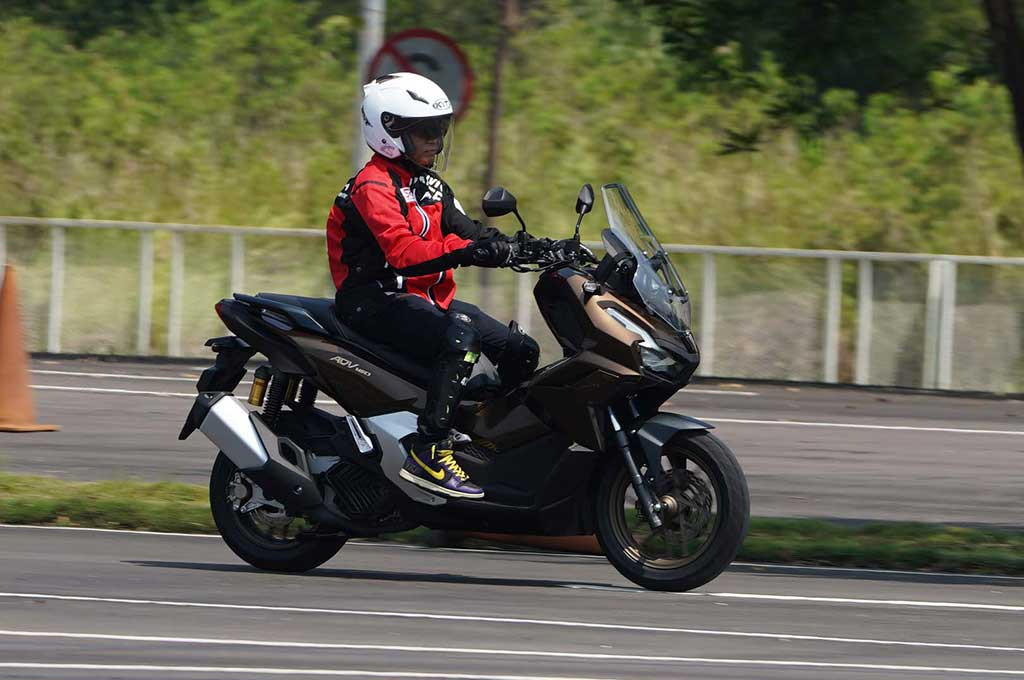 Uji Honda ADV160 kian nyaman jadi sebuah SUV. AHM