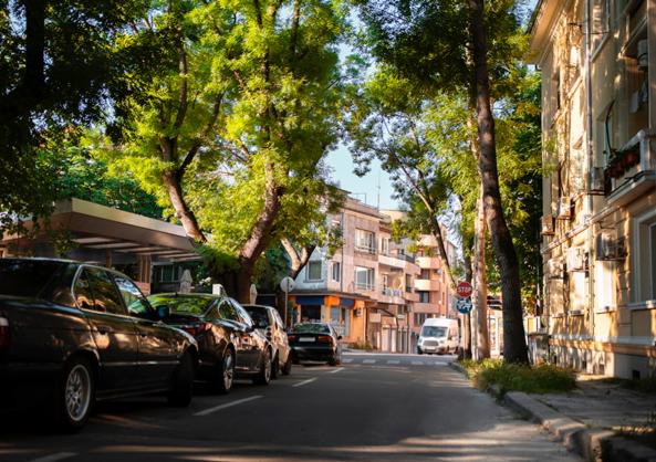 Kelihatannya Sepele, tapi Parkir di Depan Rumah Bisa Jadi Kesalahan Terbesar