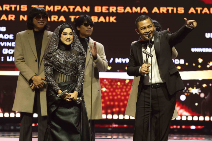 Ade Govinda dan Ernie Zakri Raih Dua Penghargaan Bergengsi di AIM 2025