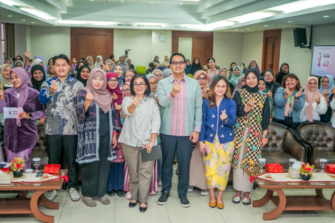 Melalui Creators Lab, Tokopedia dan TikTok Shop by Tokopedia bersama Kemenekraf RI dan KemenPPPA RI menggagas program Emak-Emak Matic yang membekali ratusan perempuan dengan keterampilan digital agar melek teknologi dan membuka peluang ekonomi sebagai kre