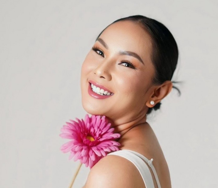 Jualan Es Teler di Pinggir Jalan, Kalina Oktarani Cuek Dianggap Kere