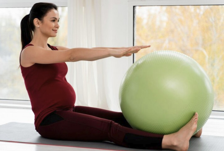 8 Cara Efektif Mengurangi Nyeri Punggung Atas selama Kehamilan