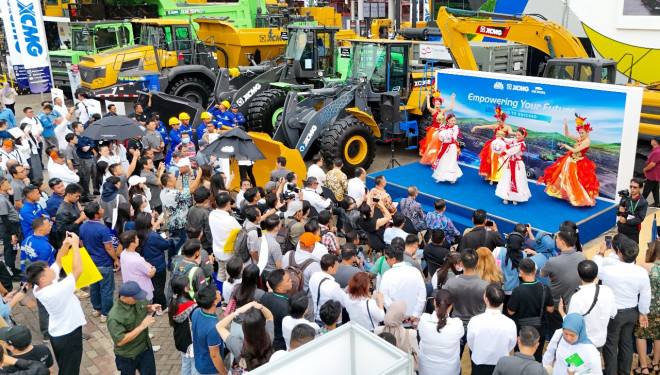 XCMG menghadirkan lebih dari 20 unit alat berat di Mining Expo Indonesia 2025.
