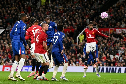 Hasil Liga Inggris: 10 Pemain MU Bekuk 10 Pemain Chelsea