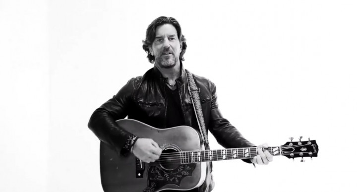 Penulis Lagu Legendaris Brett James Tewas dalam Kecelakaan Pesawat