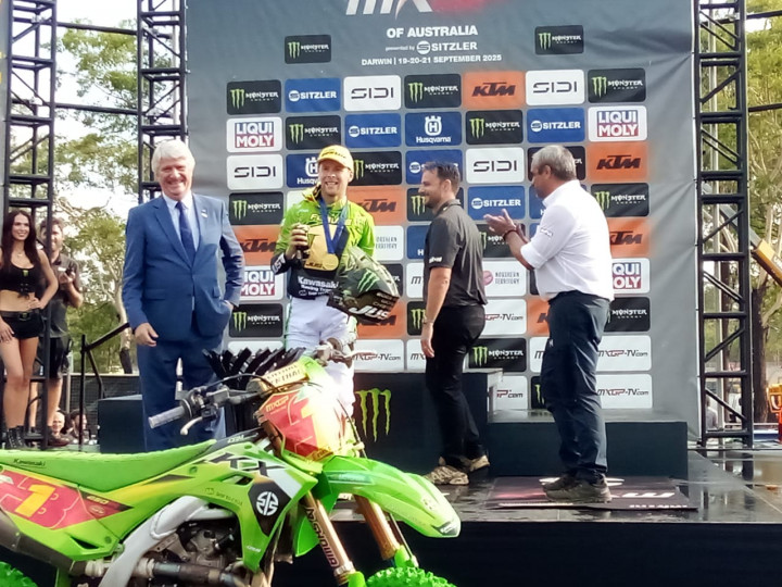 Pembalap Kawasaki Romain Febvre Segel Juara MXGP 2025
