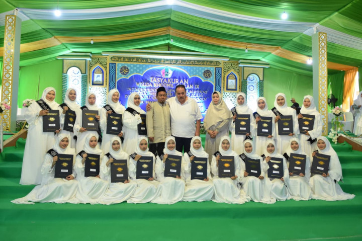 Haji Robert Antar Anak Yatim dan Yatim Piatu Menapaki Jalan Pendidikan Global