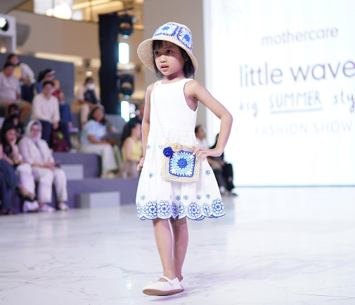 Terinspirasi Keceriaan Musim Panas, Mothercare Rilis Outfit 'Summer Collection'